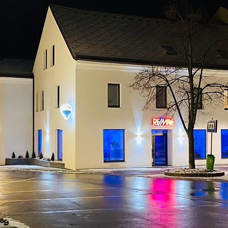 White Inn - Ferienwohnung Mit Terrasse เมือร์ซซุชลาก ภายนอก รูปภาพ