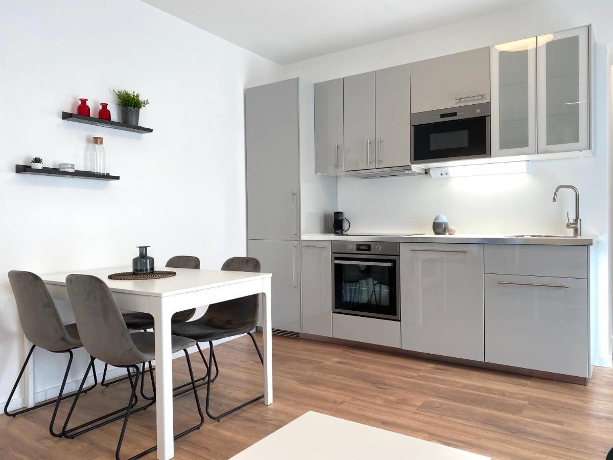 White Inn - Ferienwohnung Mit Terrasse เมือร์ซซุชลาก ภายนอก รูปภาพ